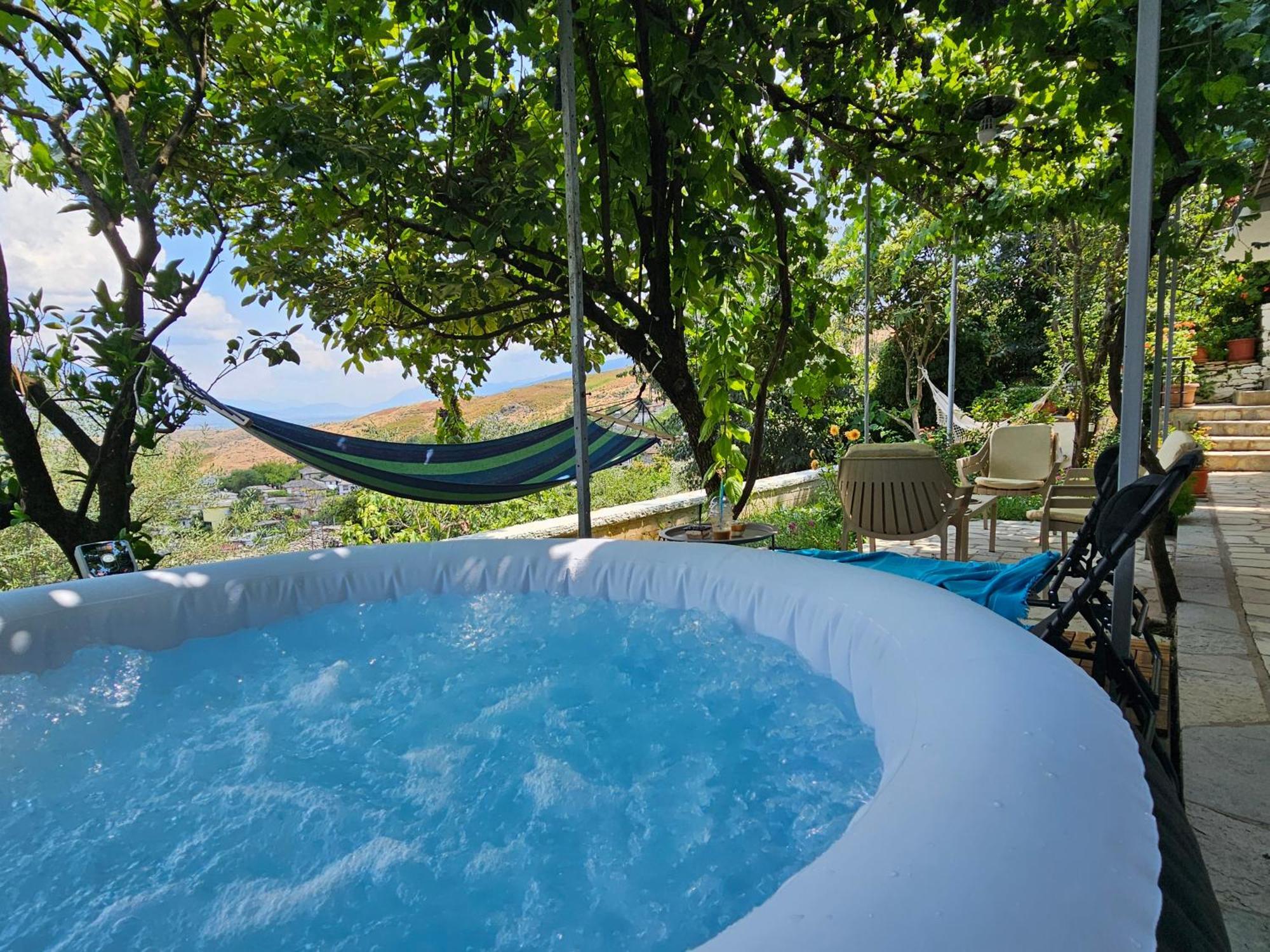 Lemon Garden Apartment-Hot Tub Jacuzzi Гирокастра Экстерьер фото