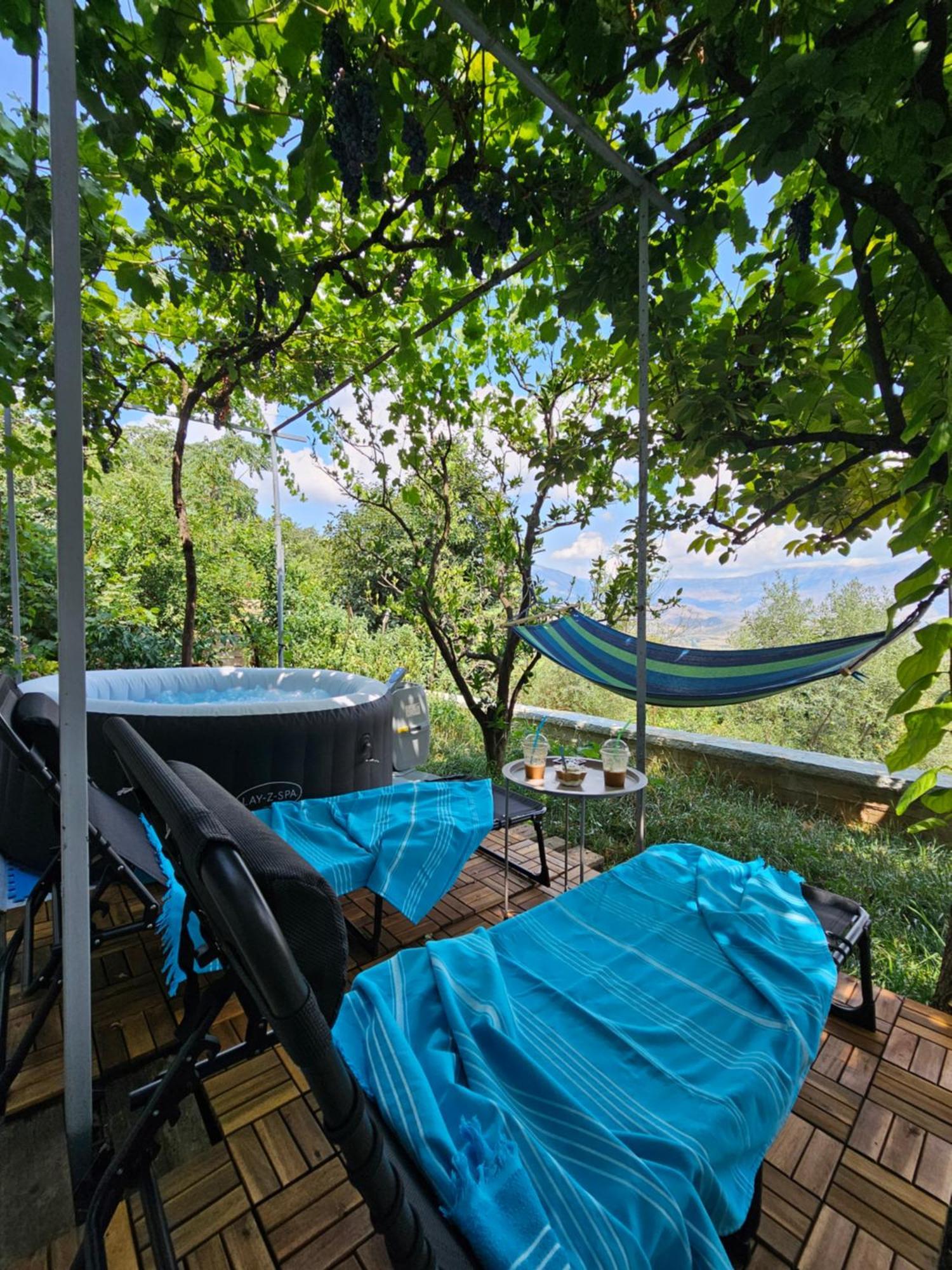 Lemon Garden Apartment-Hot Tub Jacuzzi Гирокастра Экстерьер фото